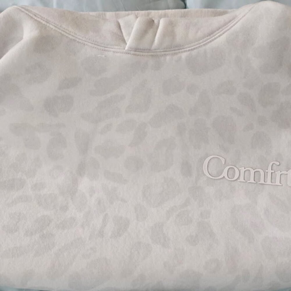 Comfrt Minimalist Hoodie